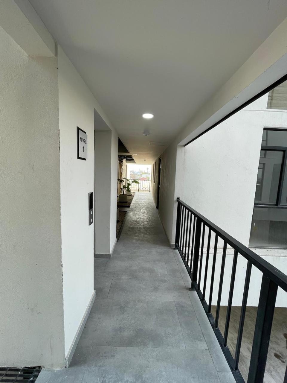 Depa Familiar Centrico Gdl Con Estacionamiento Apartment กัวดาลาฮารา ภายนอก รูปภาพ