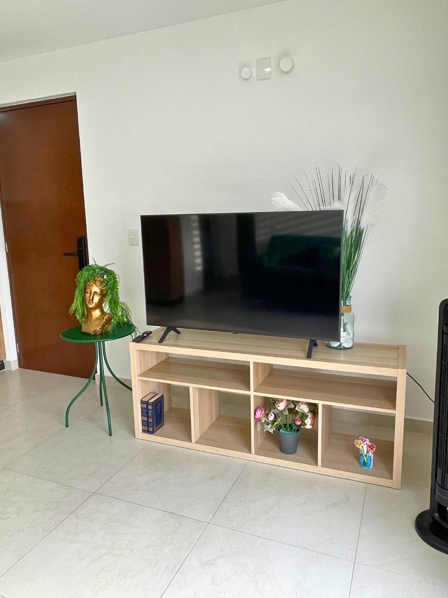 Depa Familiar Centrico Gdl Con Estacionamiento Apartment กัวดาลาฮารา ภายนอก รูปภาพ