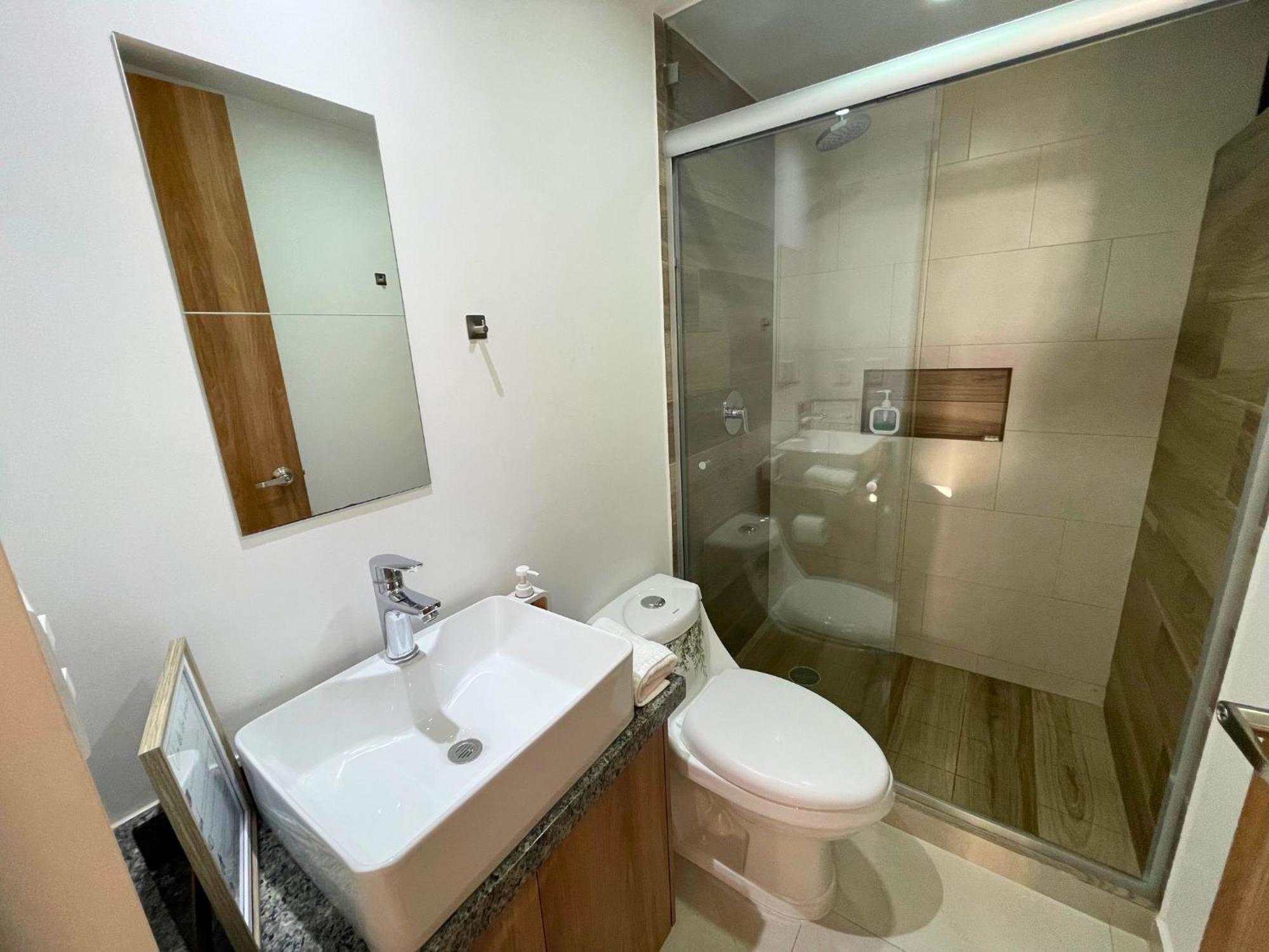 Depa Familiar Centrico Gdl Con Estacionamiento Apartment กัวดาลาฮารา ภายนอก รูปภาพ