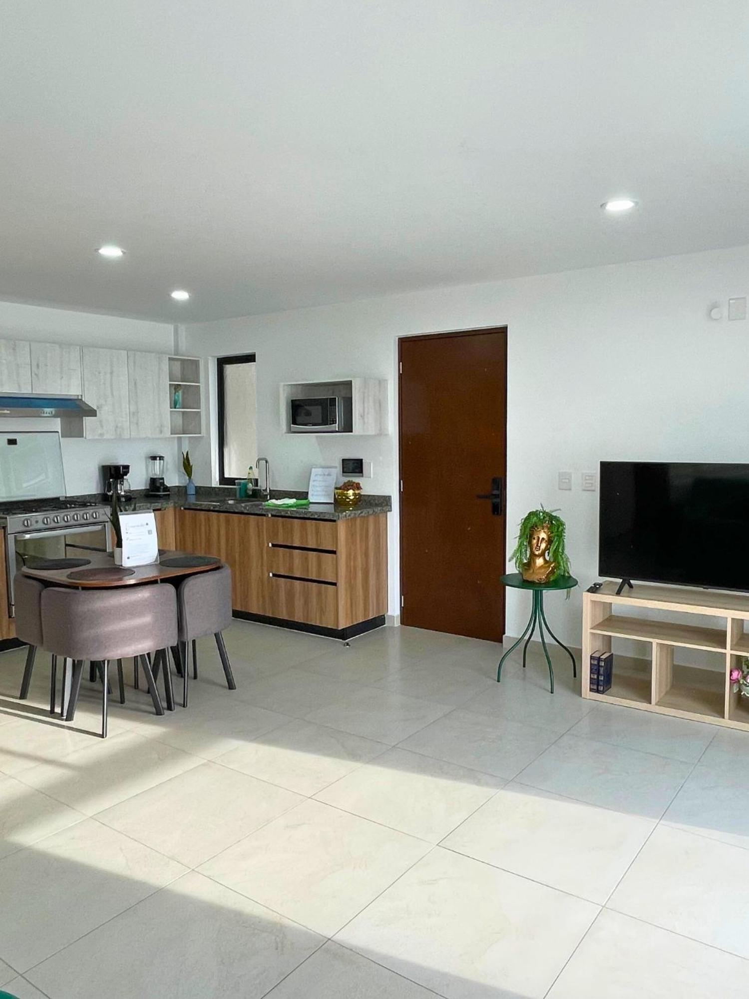 Depa Familiar Centrico Gdl Con Estacionamiento Apartment กัวดาลาฮารา ภายนอก รูปภาพ