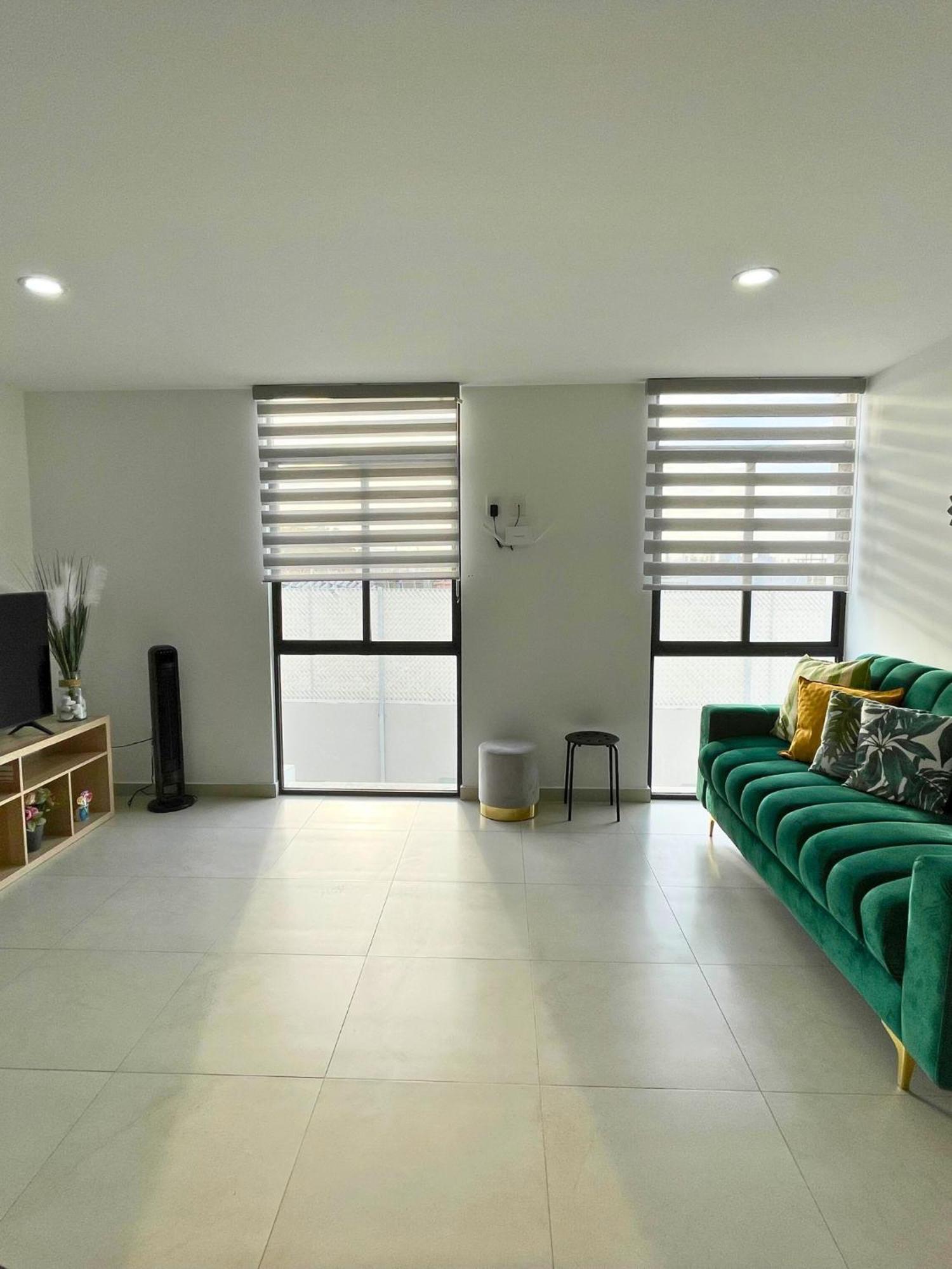 Depa Familiar Centrico Gdl Con Estacionamiento Apartment กัวดาลาฮารา ภายนอก รูปภาพ